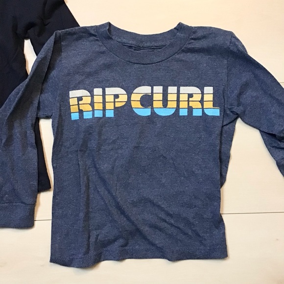 Bundle boys Gap and rip curl long sleeve sneakers and logo tee t-shirt - Picture 5 of 7